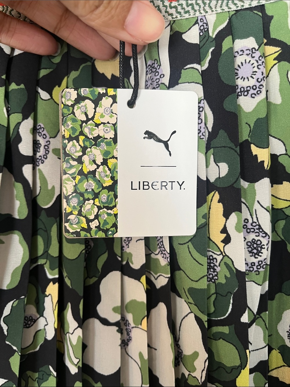 Puma x Liberty pleated skirt size large - Picture 3 of 4